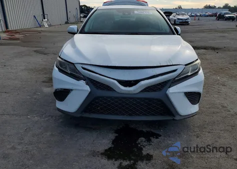 2019 Toyota Camry z USA, uszkodzony, nr VIN 4T1B11HK4KU723522